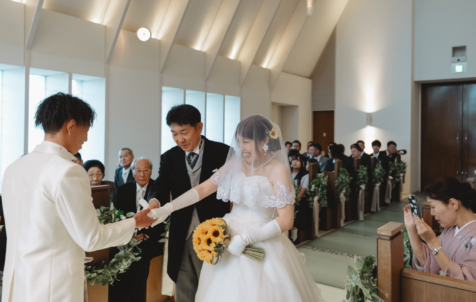 バージンロードでの花嫁入場